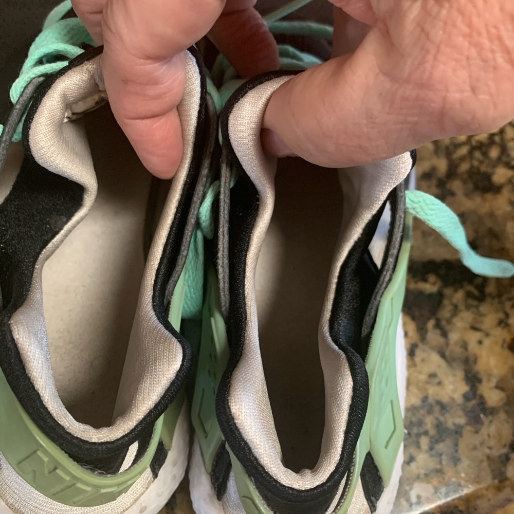 Nike Huarache Black and Green Sneakers with Mesh Upper - Picture 8 of 9